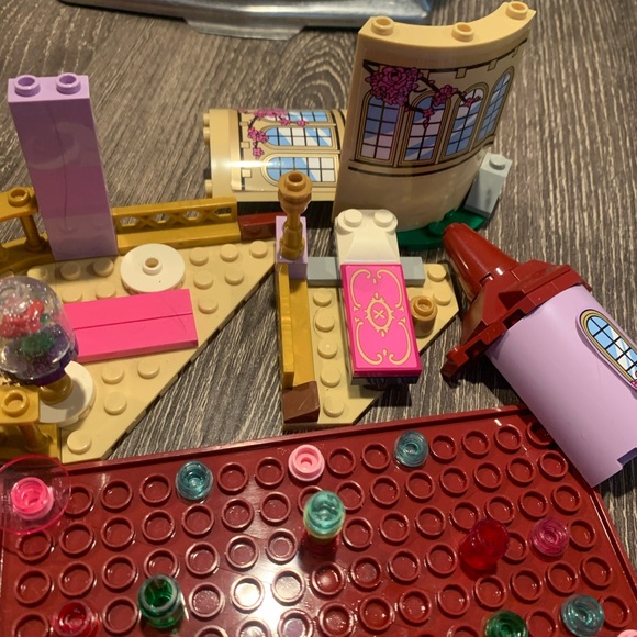 LEGO 1 lb. Bag Miscellaneous Pieces Lego Friends - Picture 10 of 11